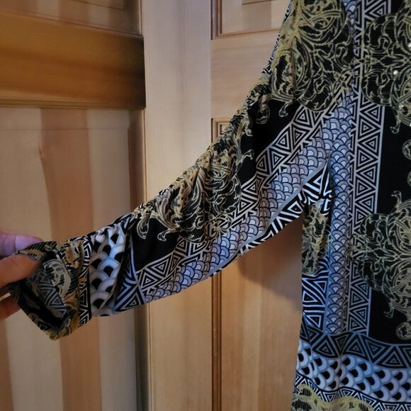 Style & Co. symmetrical pattern tunic with scoop neck, size Medium. Black, gold - Picture 4 of 6